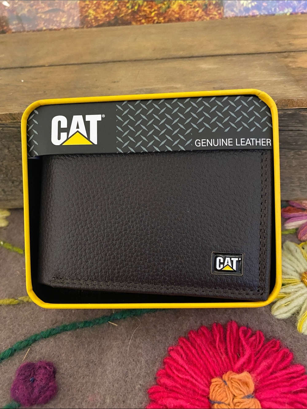 Caterpillar Cat Men's Dark Brown Leather Bi-Fold Wallet with Logo